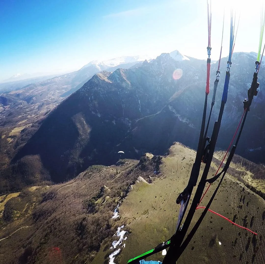 Flying – photo 3