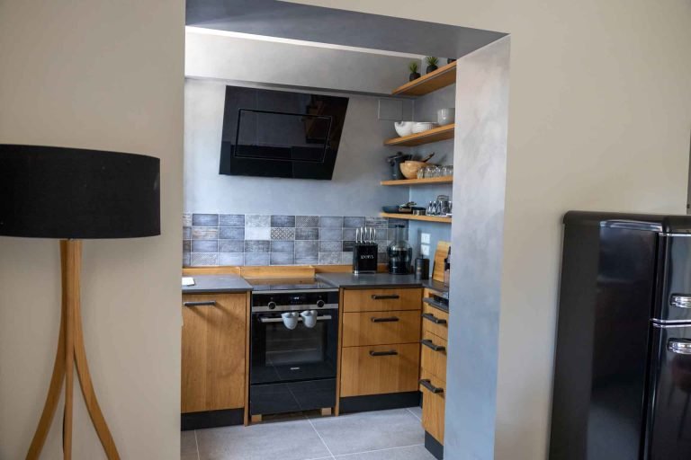 Colpo di Fortuna apartment amsterdam kitchen 768x512