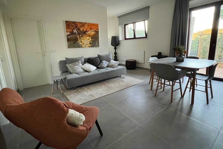 Colpo di Fortuna apartment amsterdam livingroom other side 768x512